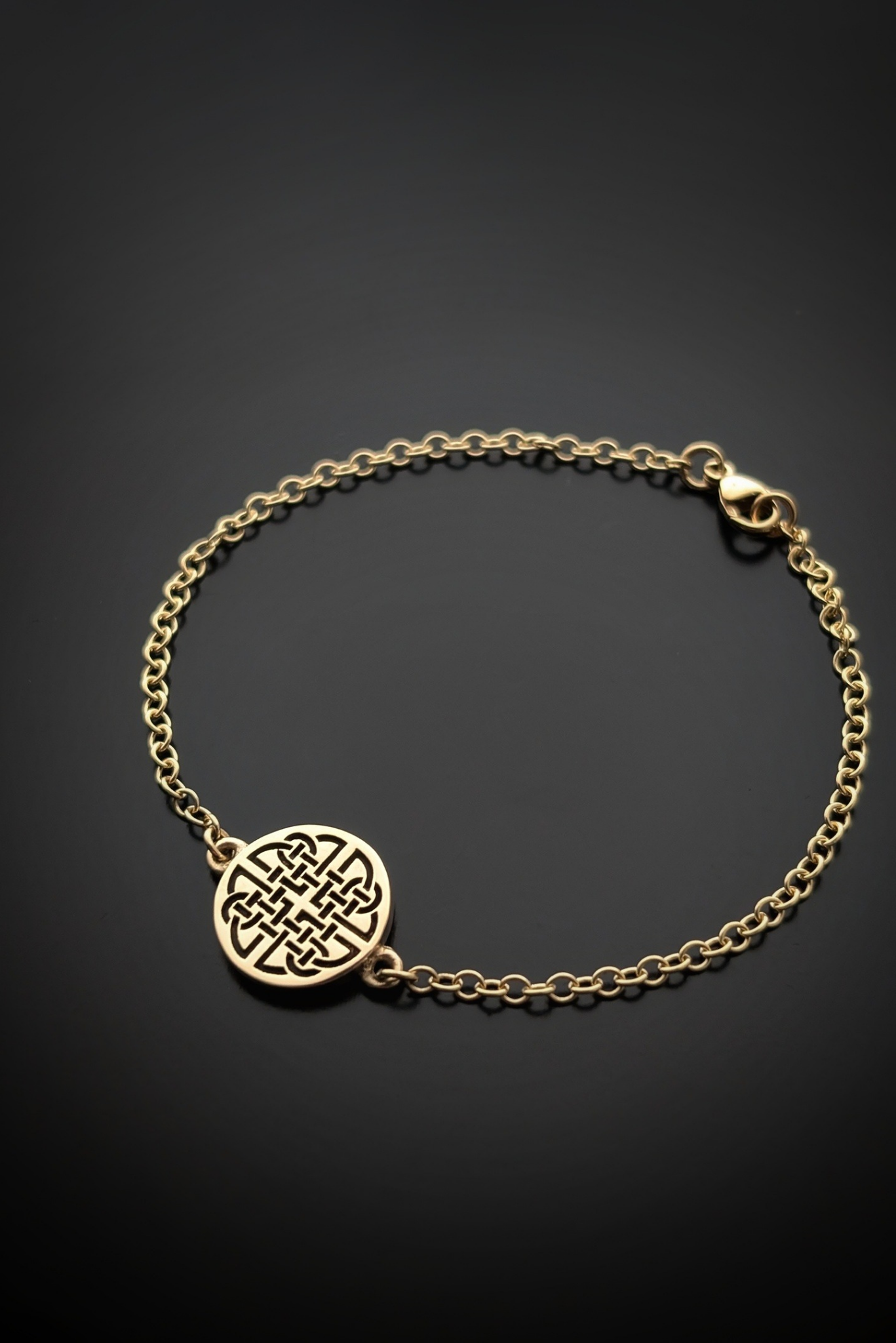 Gold dara knot bracelet