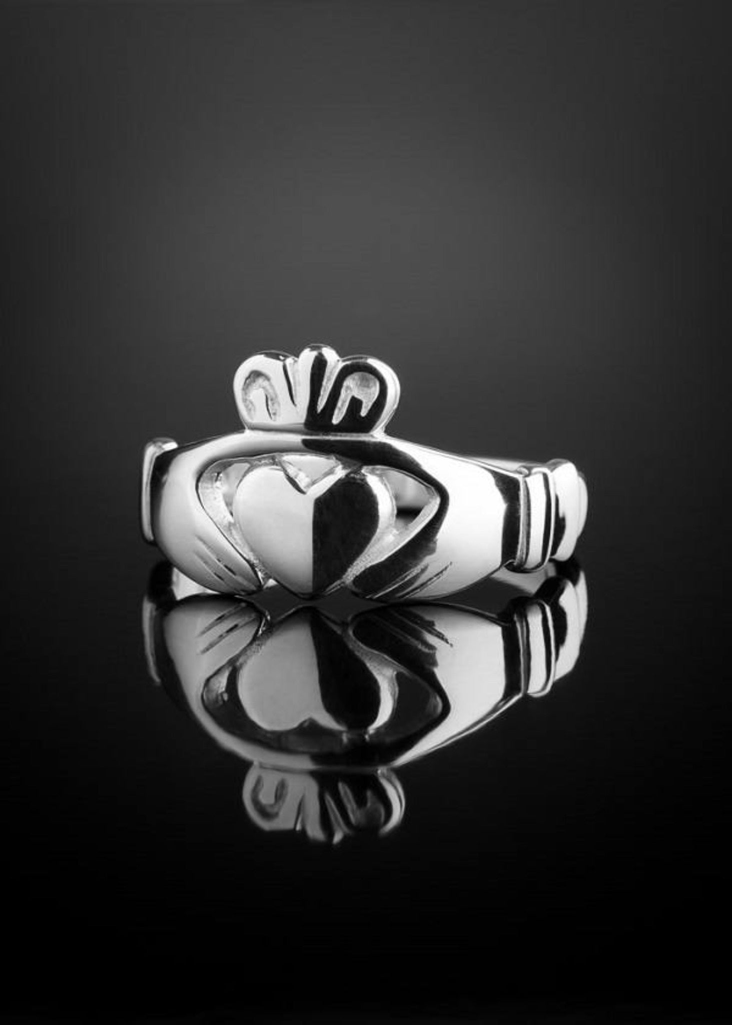 Men S Claddagh Ring White Gold Claddagh Design   Men Scladdaghring 